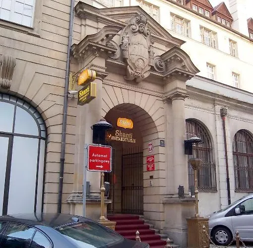 Shanti ゲストハウス 3*